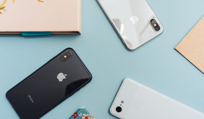 Smartphone comparison iPhone and Samsung flagship phones